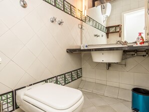 Apartment, 4 Bedrooms | Bathroom | Towels - RSH Campo de Fiori Luxury House (Rome)