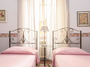 Apartment, 2 Schlafzimmer, Terrasse | 2 Schlafzimmer, Bettwäsche