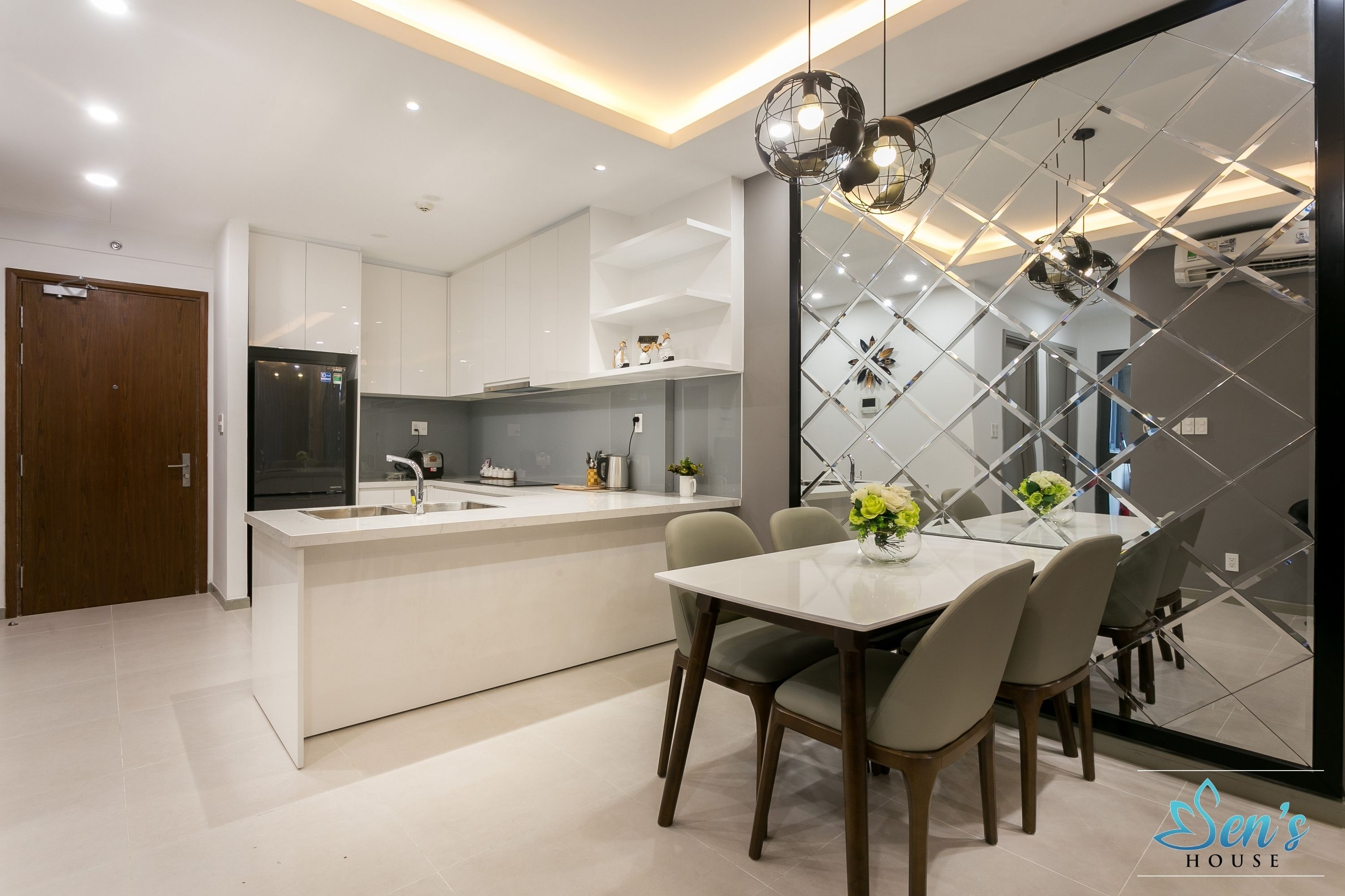 superior apartment, 2 bedrooms, pool access, river view | living area | 40-inch flat-screen tv with digital channels, tv, netflix