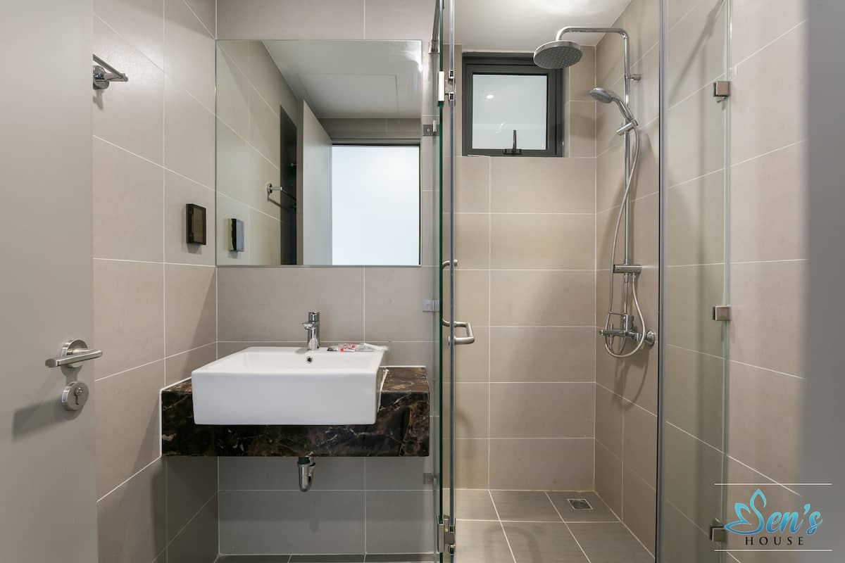 superior apartment, 2 bedrooms, pool access, river view | bathroom | separate bathtub and shower, spring water bathtub, rainfall showerhead