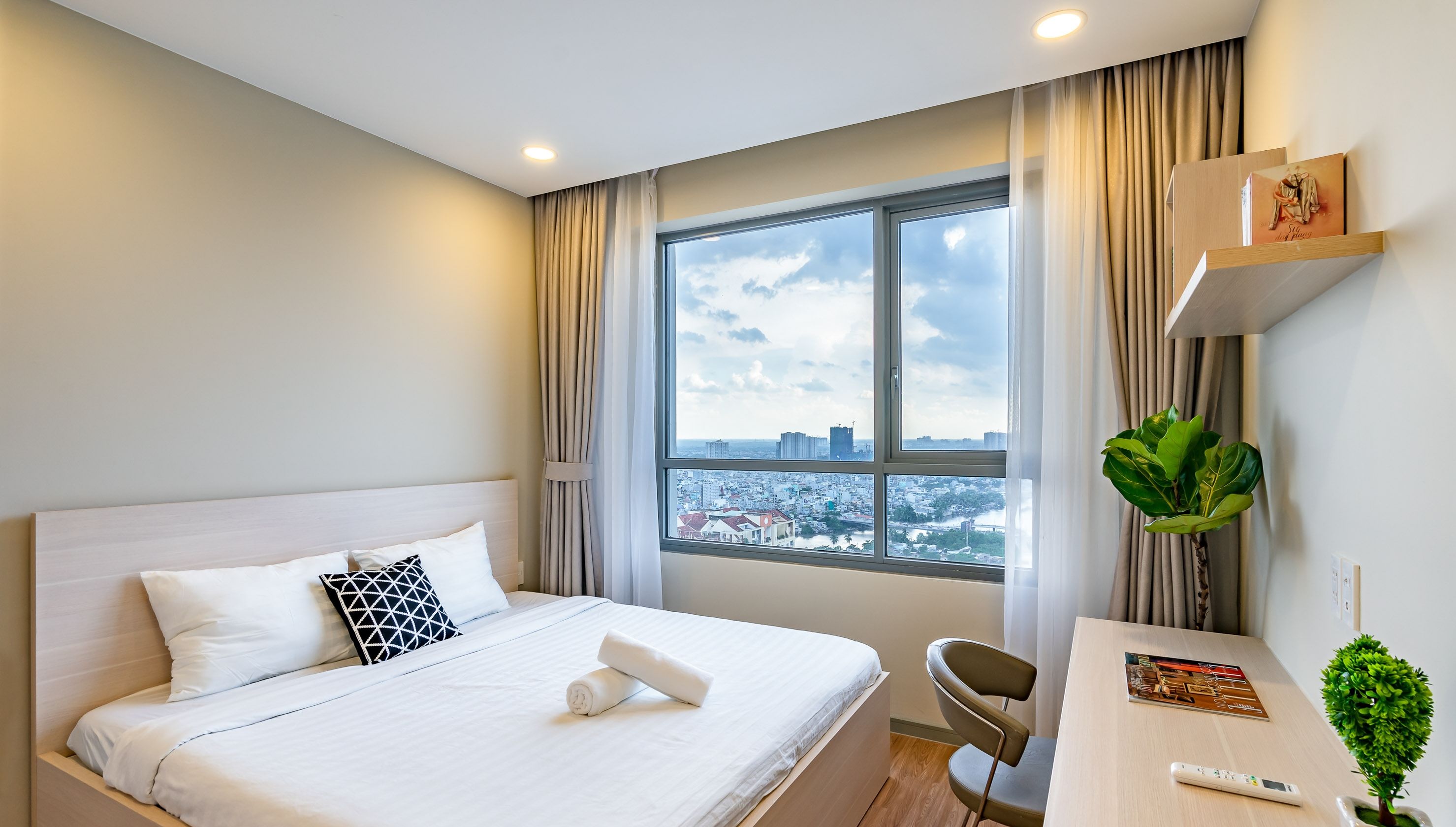 superior apartment, 2 bedrooms, balcony, city view | individually decorated, individually furnished, desk, laptop workspace