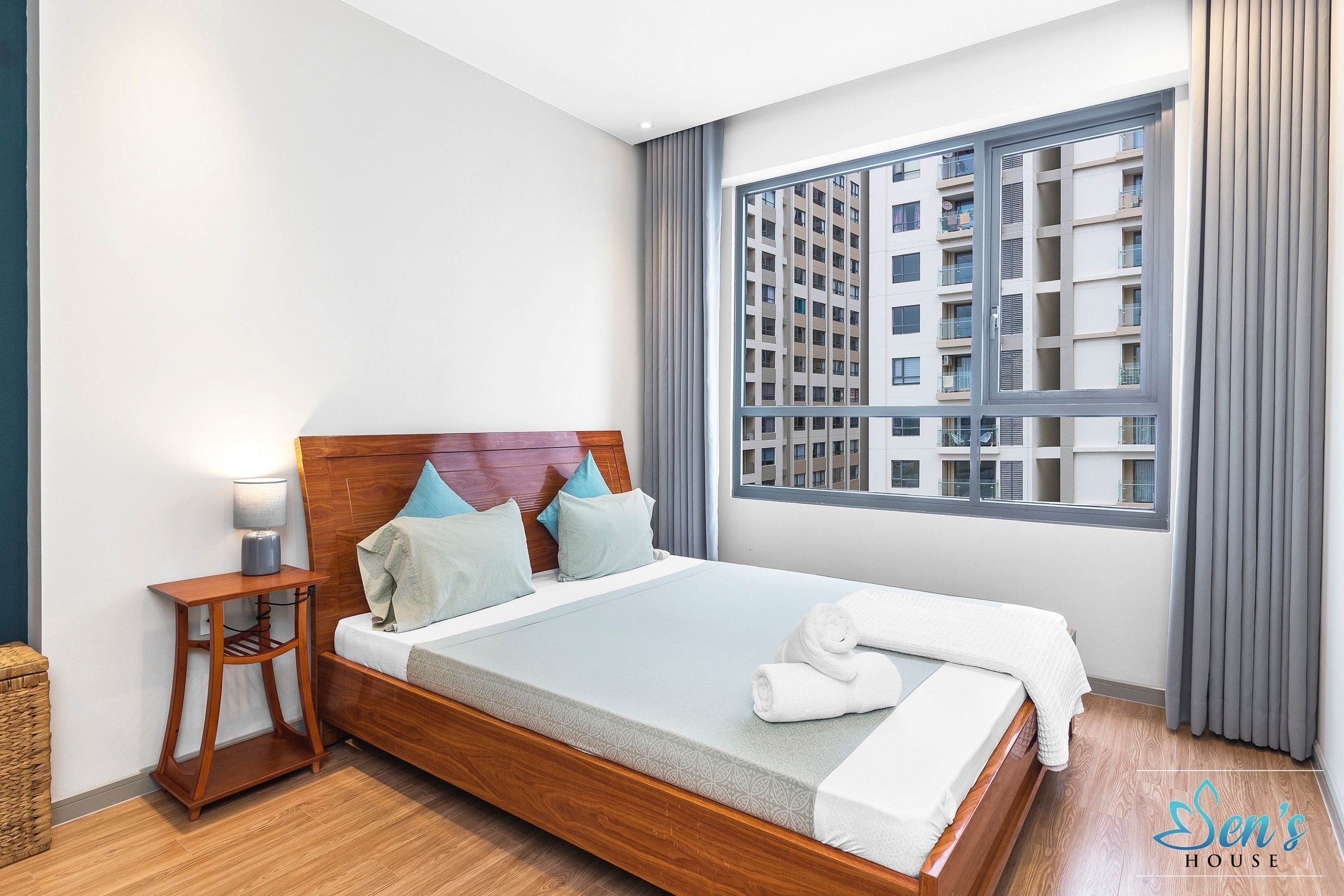 deluxe apartment, 3 bedrooms, pool access, city view | individually decorated, individually furnished, desk, laptop workspace