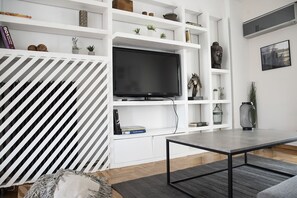 Departamento | Área de sala de estar | Televisión de pantalla plana 