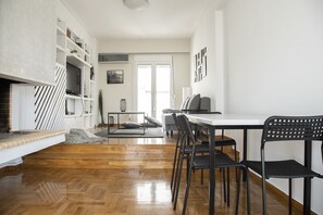 Departamento | Área de sala de estar | Televisión de pantalla plana 