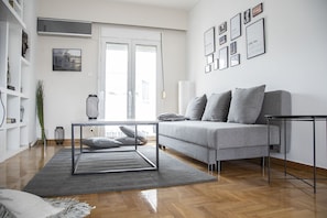 Apartment | Living area | Flat-screen TV - Amazing Renovated Penthouse In Pagkrati (Kaisariani)