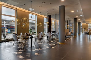 Daily buffet breakfast (EUR 17 per person)