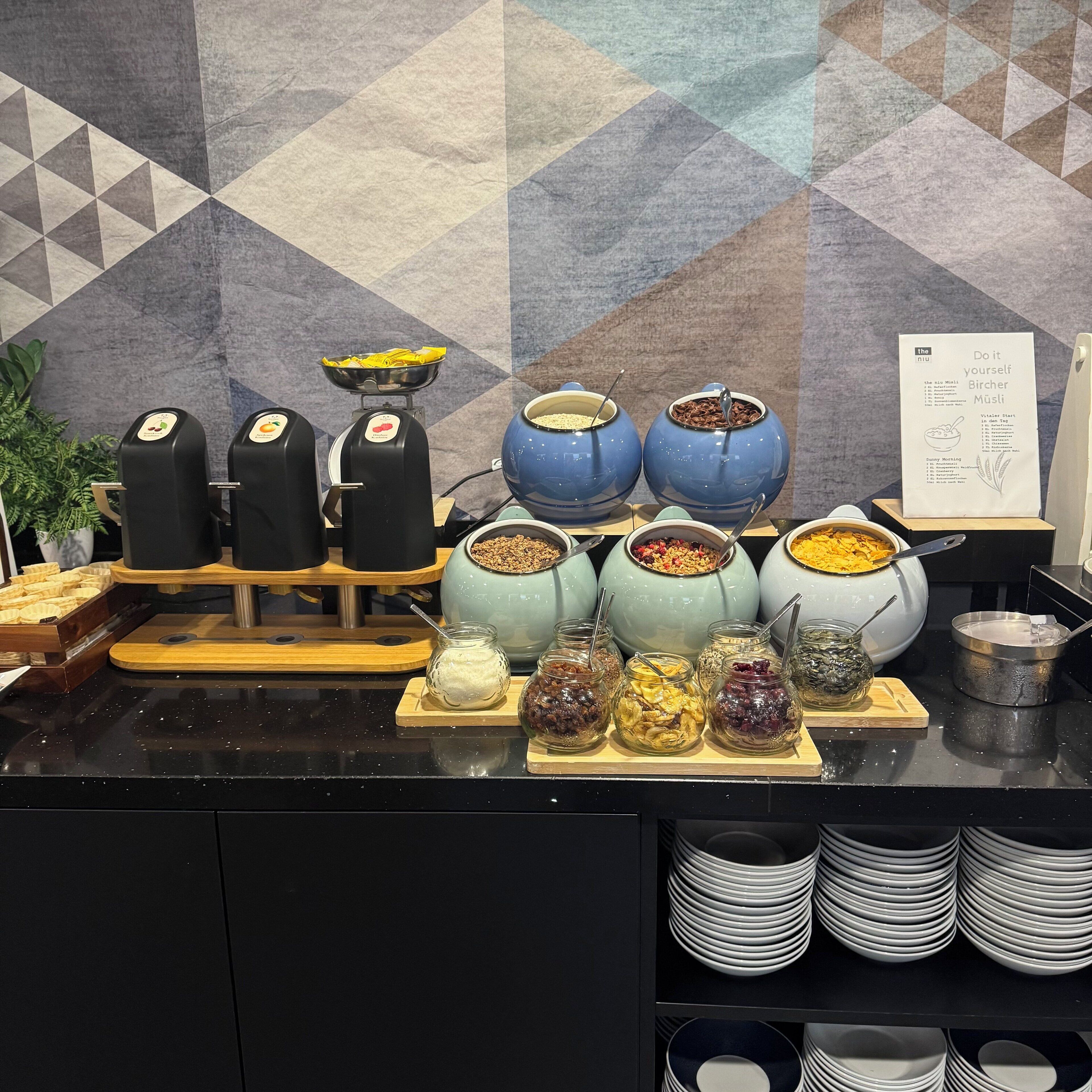 Tägliches Frühstücksbuffet gegen Gebühr