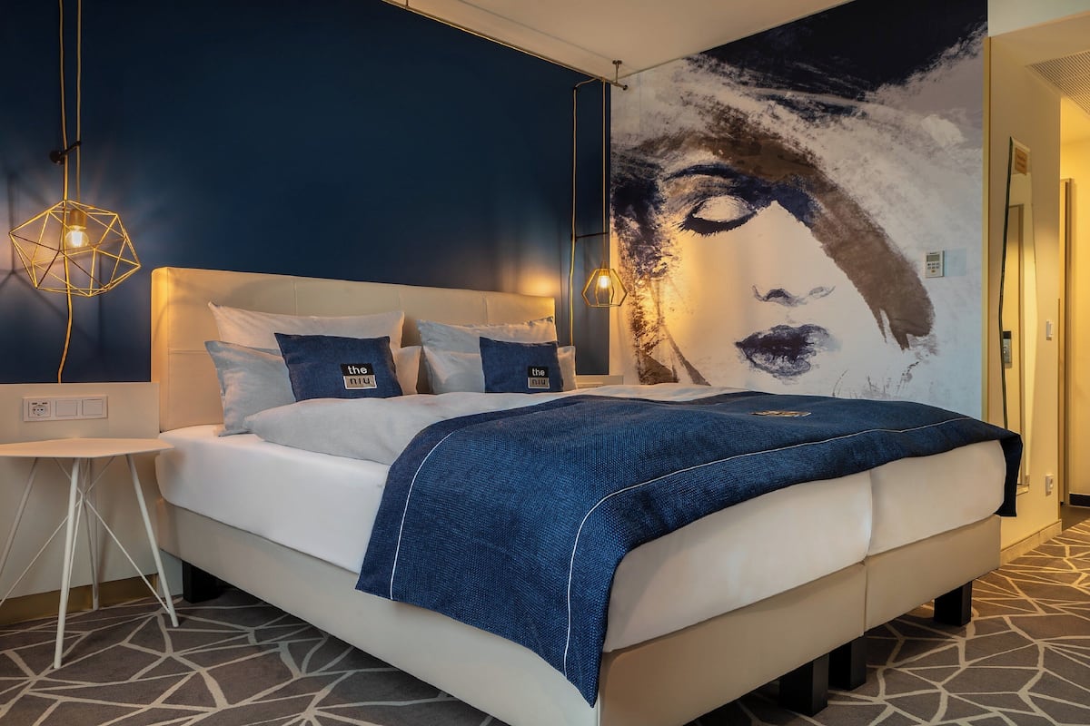 1 bedroom, premium bedding, in-room safe, blackout curtains