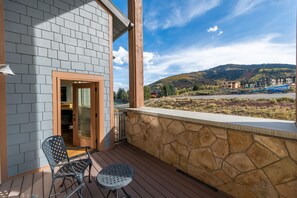 Terrace/patio - Steps to skiing, resort property, mountain views, shared hot tub, sauna, steam room 223 (Park City)