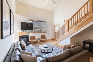 Flat-screen TV, fireplace, DVD player - Steps to skiing, resort property, mountain views, shared hot tub, sauna, steam room 223 (Park City)