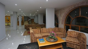 Lobby sitting area - Tulpar Hotel (Ürgüp)