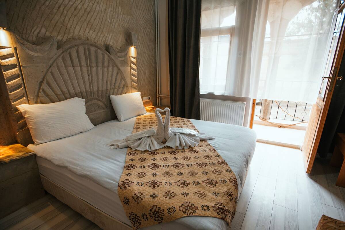 Blackout curtains, free cots/infant beds, free WiFi