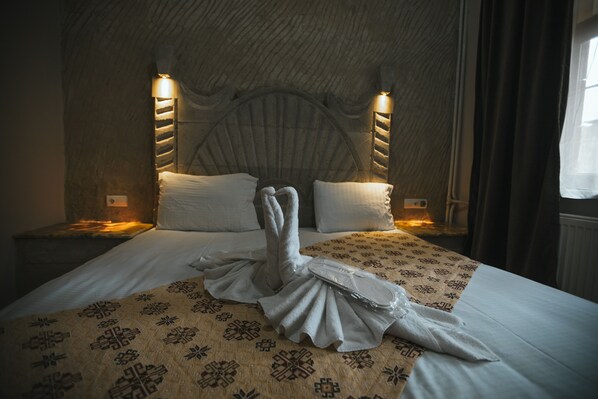 Individually decorated, individually furnished, blackout curtains - Tulpar Hotel (Ürgüp)