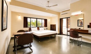 Superior Room | In-room safe, desk, laptop workspace, soundproofing - Hotel Hospice Near Surat Railway Station (Surat)