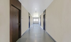 Lobby - Hotel Hospice (Surat)