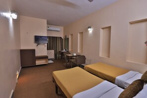 Deluxe Room | In-room safe, desk, laptop workspace, soundproofing - Hotel Hospice Near Surat Railway Station (Surat)