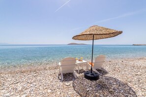Playa privada en los alrededores, traslado desde/hacia la playa gratis
