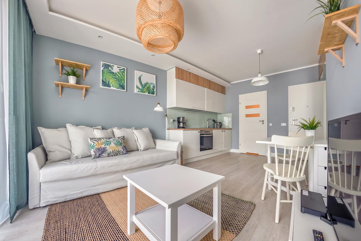 1 habitación y espacio para trabajar con laptop