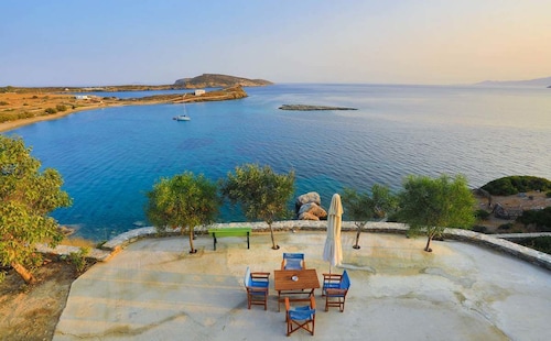 Filoxenia by Grispos Villas