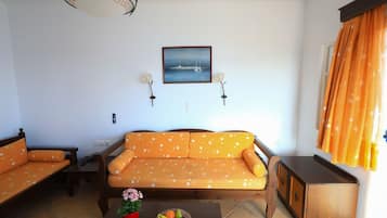 Studio Suite | Khu phòng khách | TV màn hình phẳng