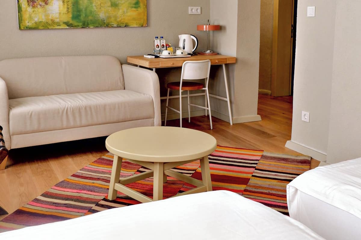 Deluxe Twin Room, Multiple Beds | 1 bedroom, premium bedding, individually decorated