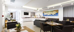 Frokostbuffé hver dag (EUR 12 per person)