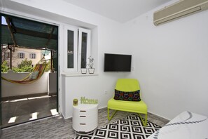 Living area - Apartment Shiny Love (Split)