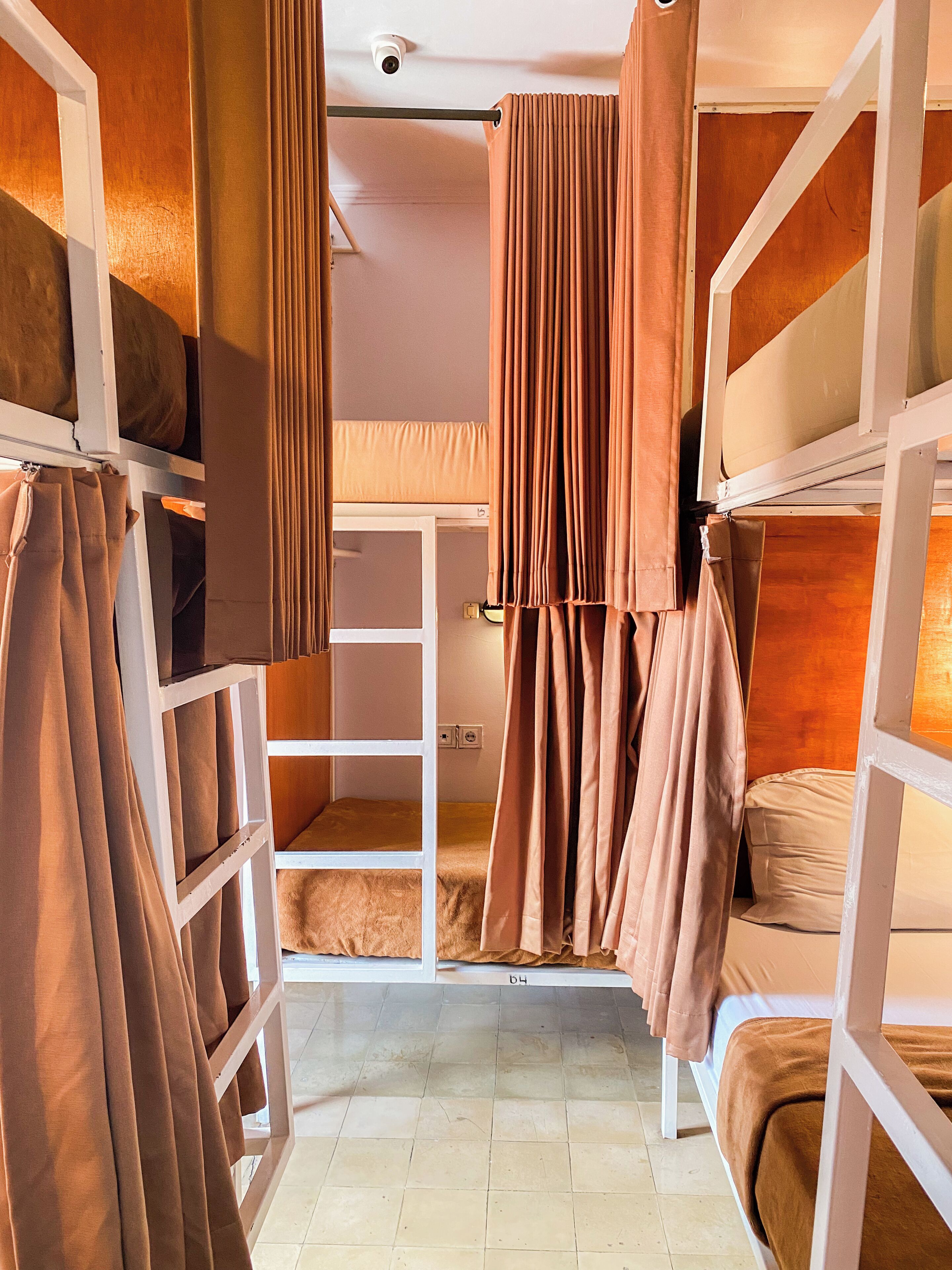 6-Bed Mixed Dormitory | Free WiFi, bed sheets