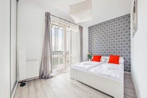 Apartment (96C/44) | Laptop workspace, iron/ironing board, free WiFi, bed sheets