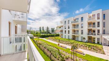 Studio (96C/11) | Balcony view