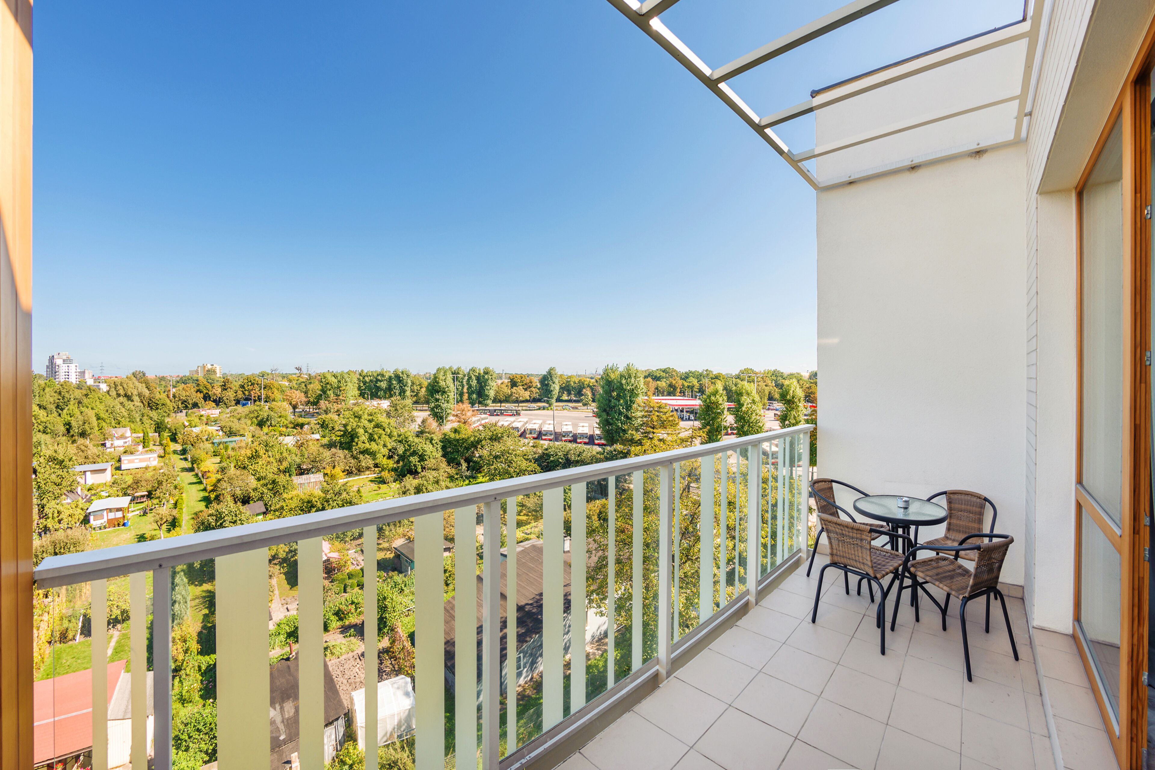 Apartamento (96C/44) | Sacada