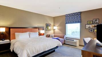 Luxe beddengoed, een kluis op de kamer, een bureau