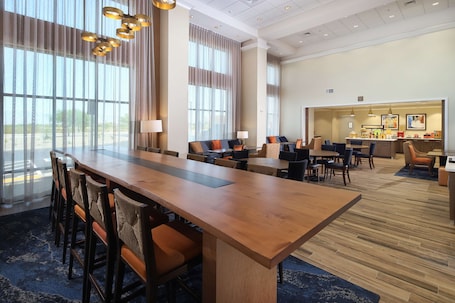 Desayuno buffet incluido todos los días . Hampton Inn & Suites Tucson Tech Park