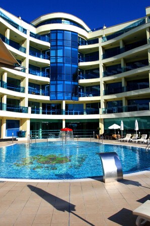 Seasonal outdoor pool - Aparthotel Marina Holiday Club & Spa (Pomorie)