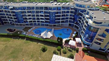 Seasonal outdoor pool