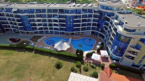 Piscina externa sazonal