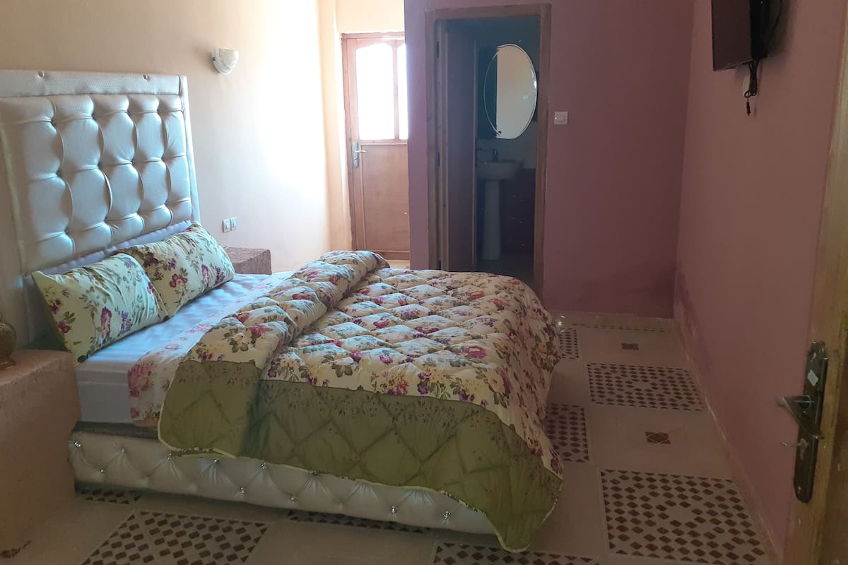 Elite Room, 1 Double Bed, Mountain View | Rollaway beds, free WiFi, bed sheets