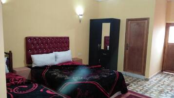 Comfort Room, Multiple Beds, Mountain View | Rollaway beds, free WiFi, bed sheets