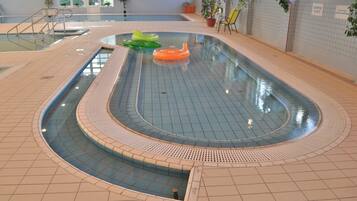 2 indoor pools, 2 outdoor pools, pool umbrellas, pool loungers