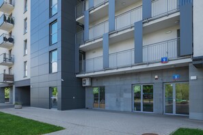 Exterior detail - P&O Apartments Obozowa 2 (Warsaw)