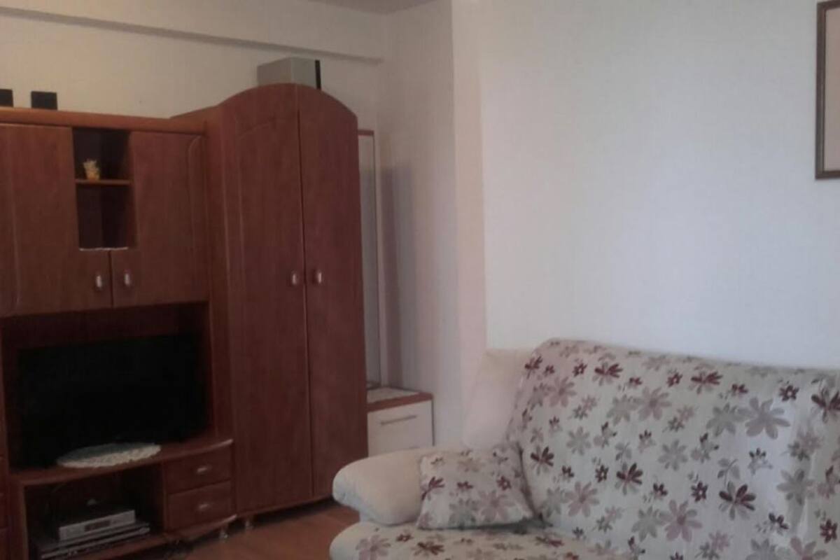 Apartment, 2 Bedrooms | Living area