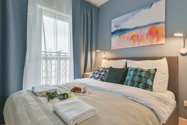 Departamento empresarial | 1 habitación, espacio para trabajar con laptop y insonorización