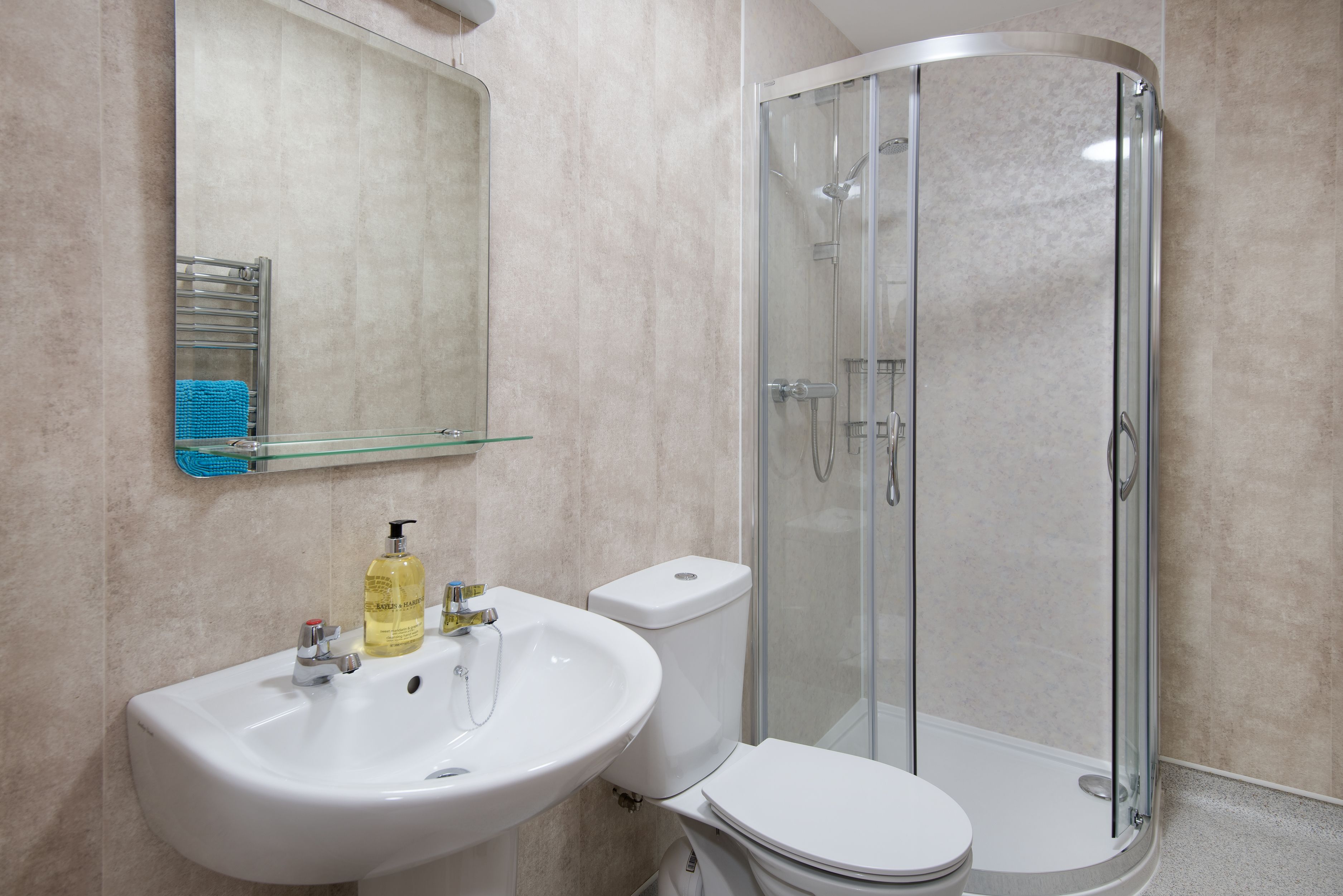 Double or Twin Room | Bathroom shower