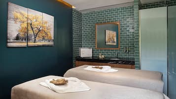 Salas de tratamiento para parejas, sauna y baño de vapor