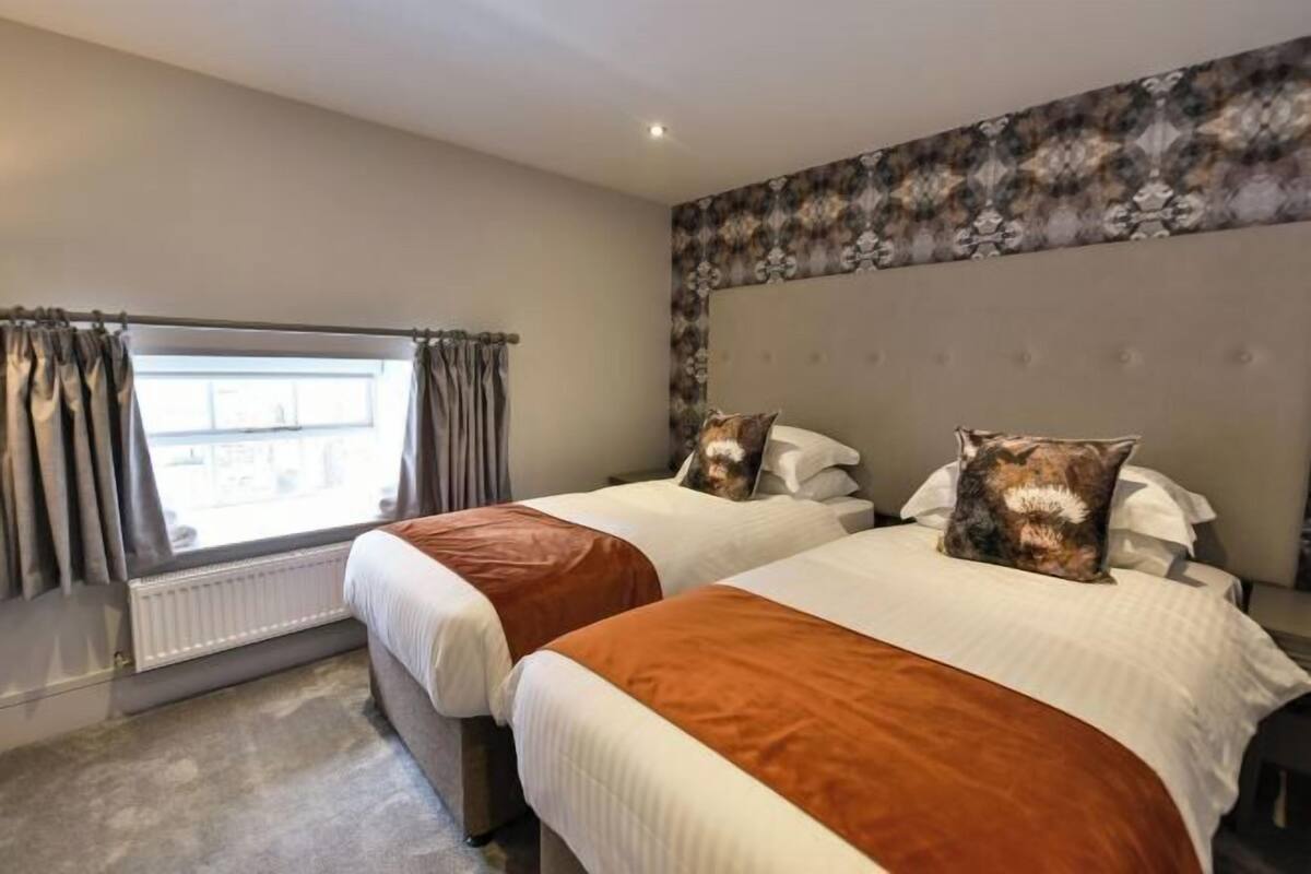 1 bedroom, premium bedding, in-room safe, individually decorated