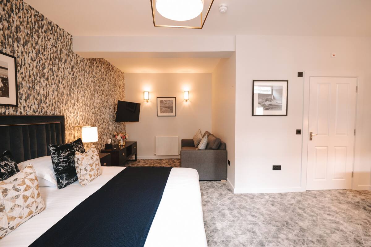 reidhaven deluxe suite (located in hotel annexe) | 1 bedroom, premium bedding, in-room safe, individually decorated
