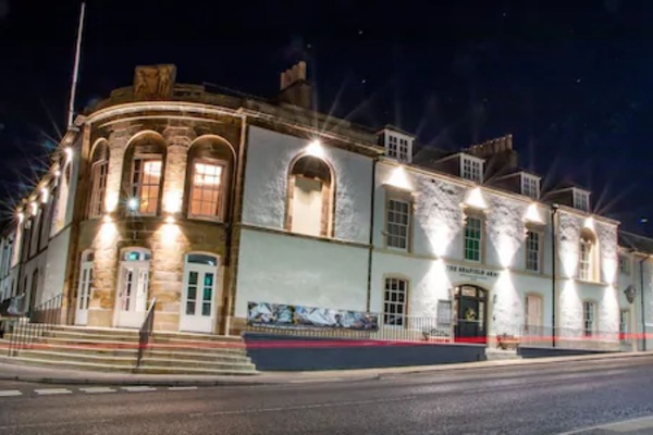 Fasade – kveld/natt