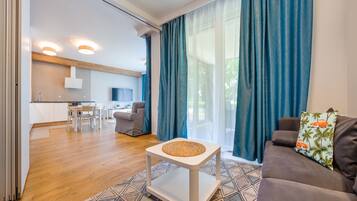 Apartment (5 – Jelitkowska 77) | Laptop workspace, WiFi (free)