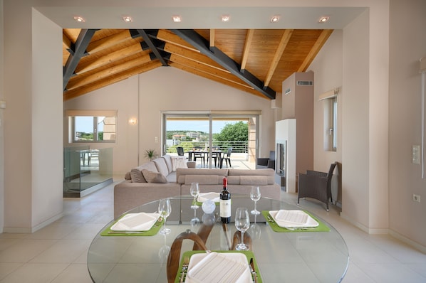 Villa, 3 Bedrooms | Living area