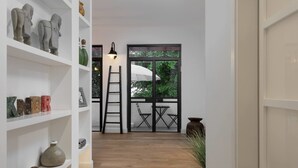 Unclassified image, 5 of 10, button - Hip 2BR in Reines by HolyGuest (Tel Aviv)